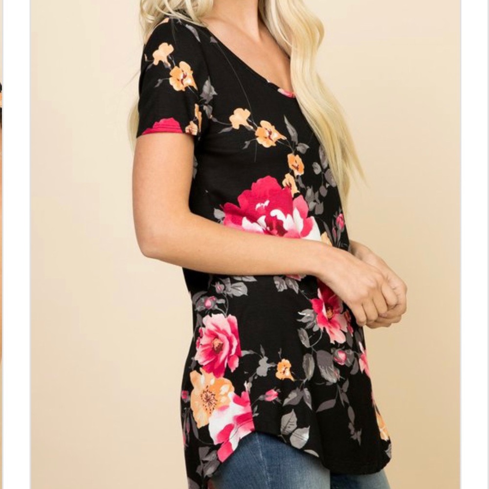 🎈The Florence Tunic- black floral open back top - Picture 6 of 8